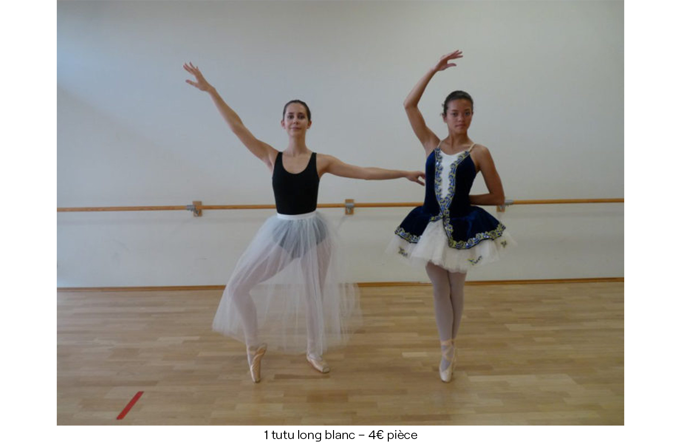 1 tutu long blanc – 4€ (pièce) copie