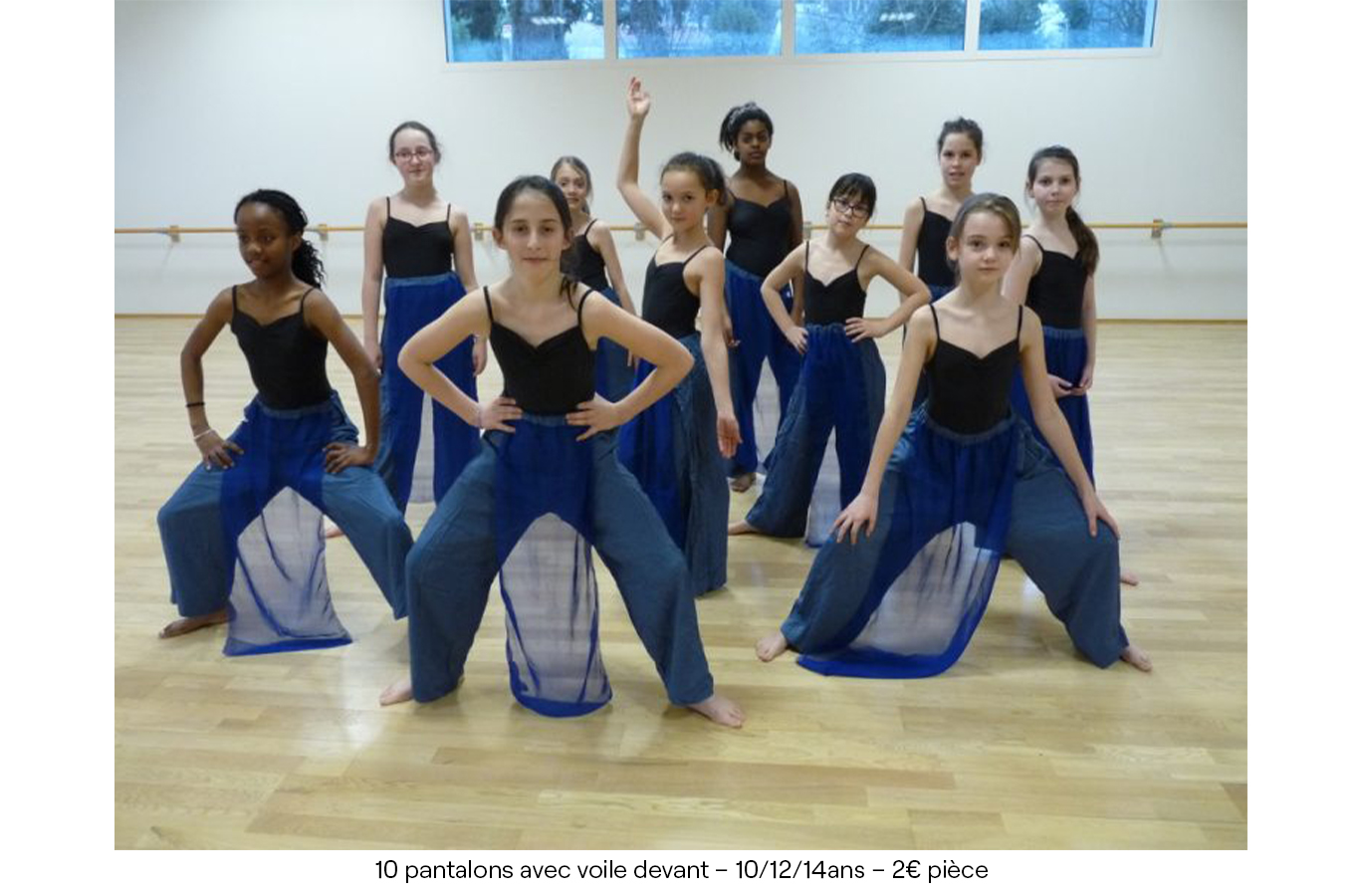 10 pantalons avec voile devant – 10:12:14ans – 2€ (pièce) copie