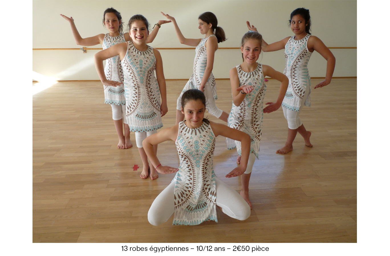 13 robes égyptiennes – 10:12 ans – 2€50 pièce copie