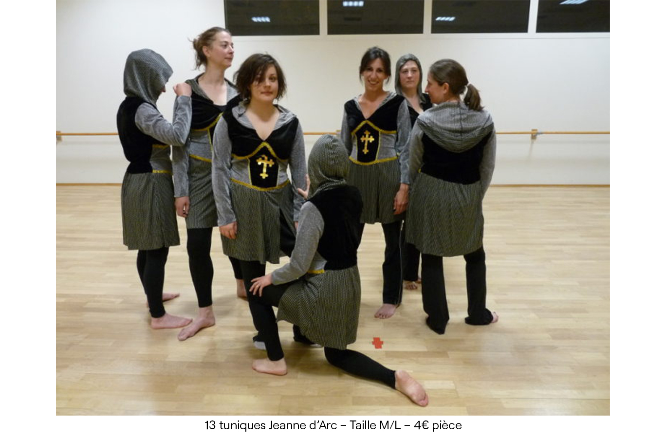 13 tuniques Jeanne d’Arc – Taille M:L – 4€00 (pièce) copie