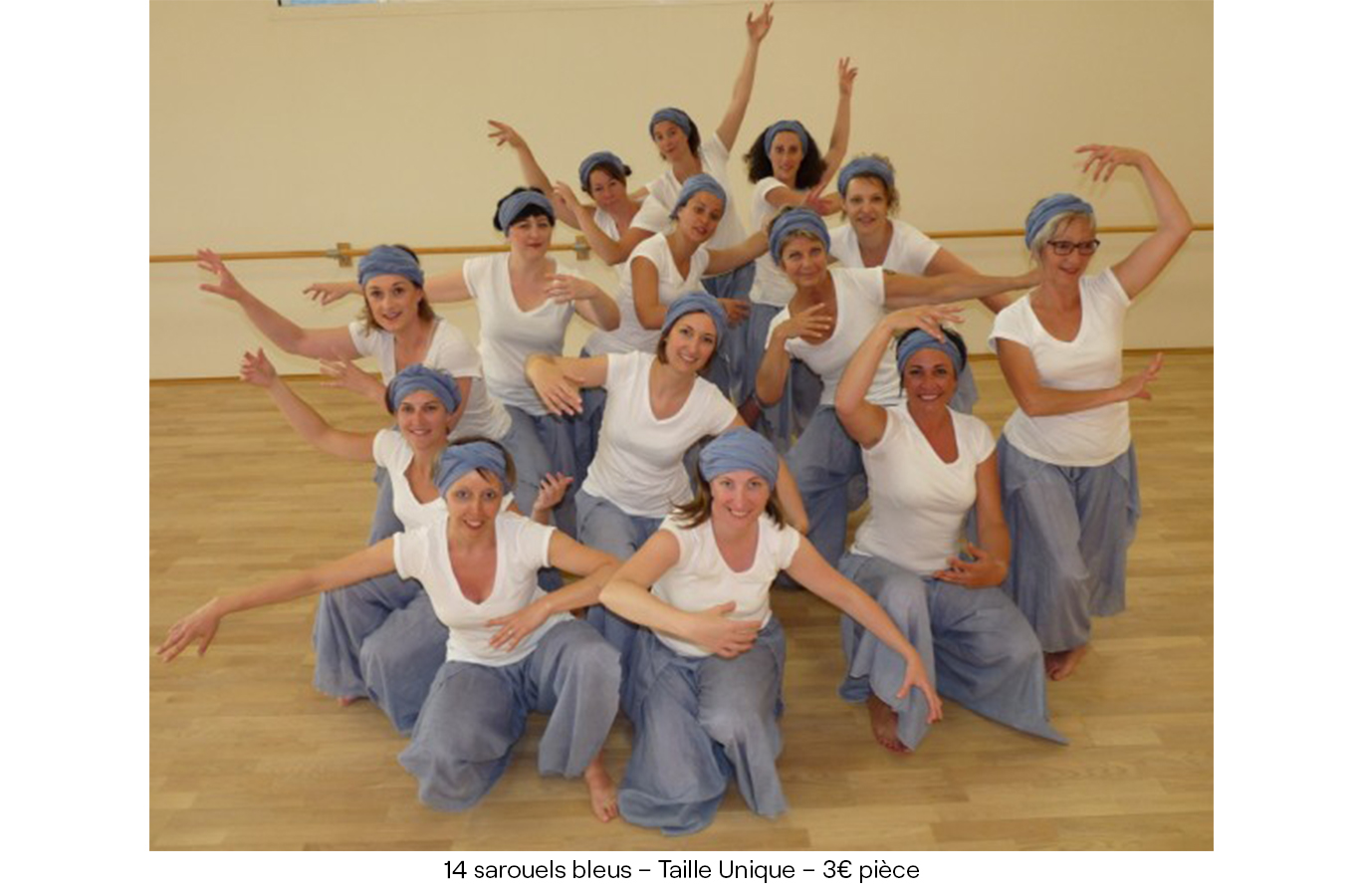 14 sarouels bleus – Taille Unique – 3 € (pièce) copie