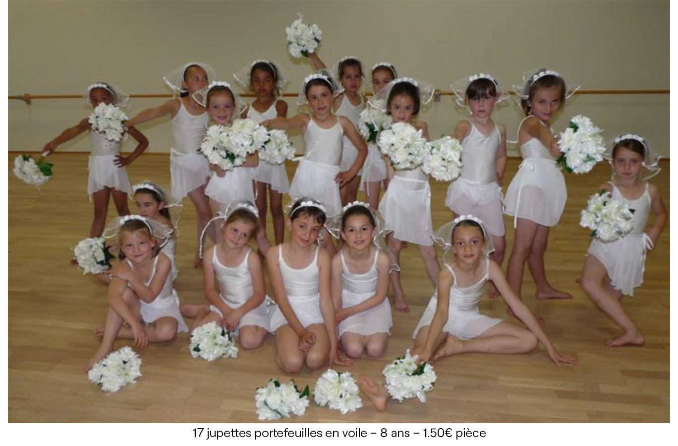 17 jupettes portefeuilles en voile – 8 ans – 1€50 pièce copie