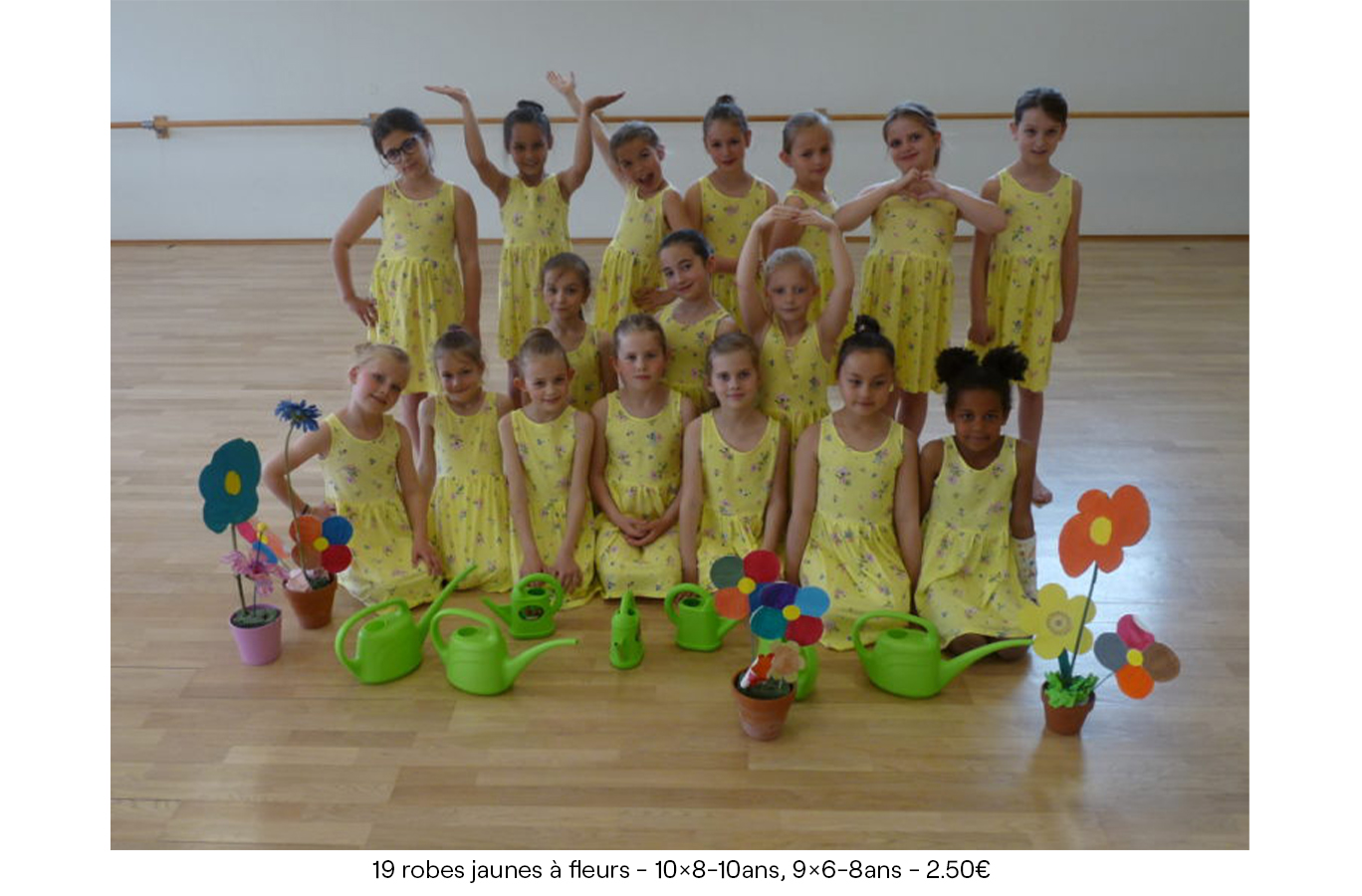 19 robes jaunes à fleurs 10×8-10ans, 9×6-8ans -2.50€ copie