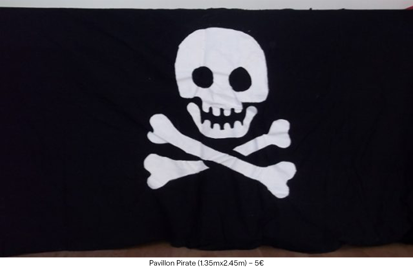 Pavillon Pirate (1.35mx2.45m) – 5€ copie