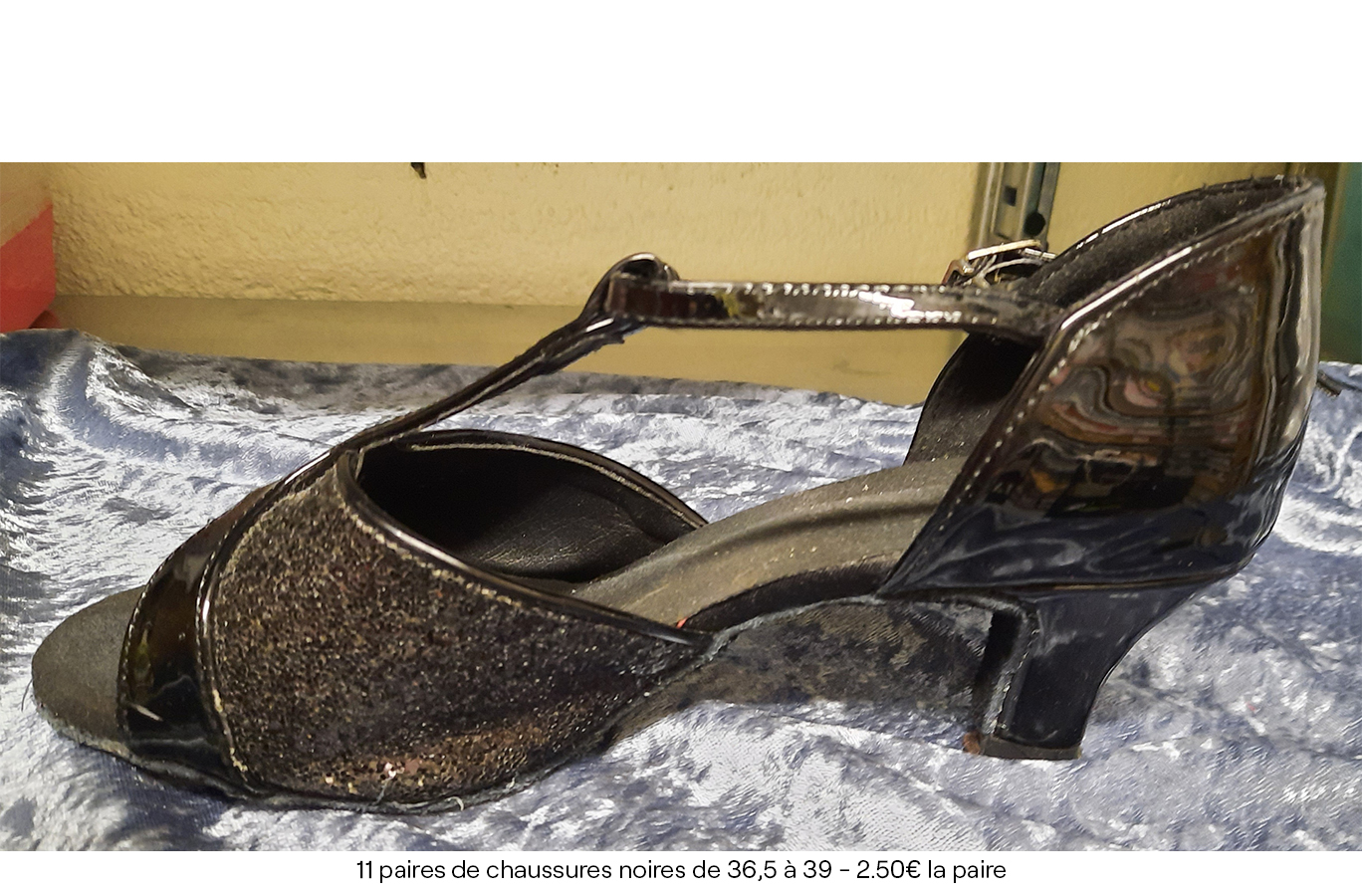 11 paires de chaussures noires de 36,5 à 39 - 2.50€ la paire
